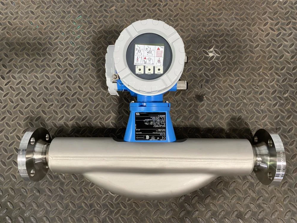 Совершенно новый оригинальный массовый расходомер 65I-30AB1AD1AAAABQ 65I-30AB1AD1AAABBA E + H расходомер