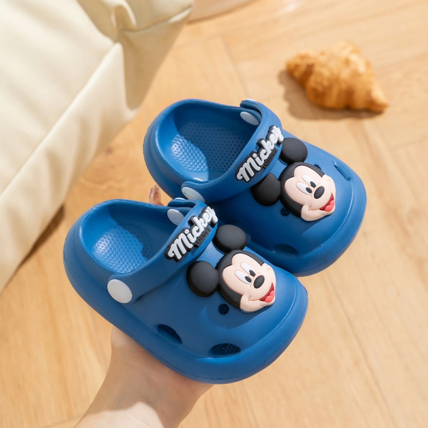 

Детская пляжная обувь с Микки Маусом Disney, детские сандалии, летние тапочки с Минни для девочек, летние тапочки с героями мультфильмов для маленьких мальчиков и девочек