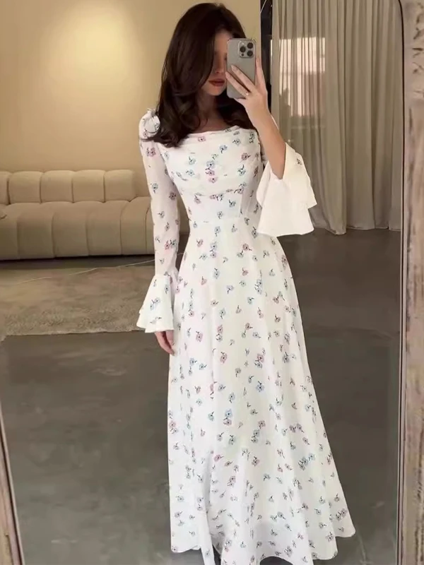 เดรสยาวเอวสูงทรงเข้ารูปพิมพ์ลายดอกไม้สำหรับผู้หญิงแฟชั่นฤดูร้อน แขนกระดิ่ง ทรงเข้ารูป ช่วยกระชับเอว