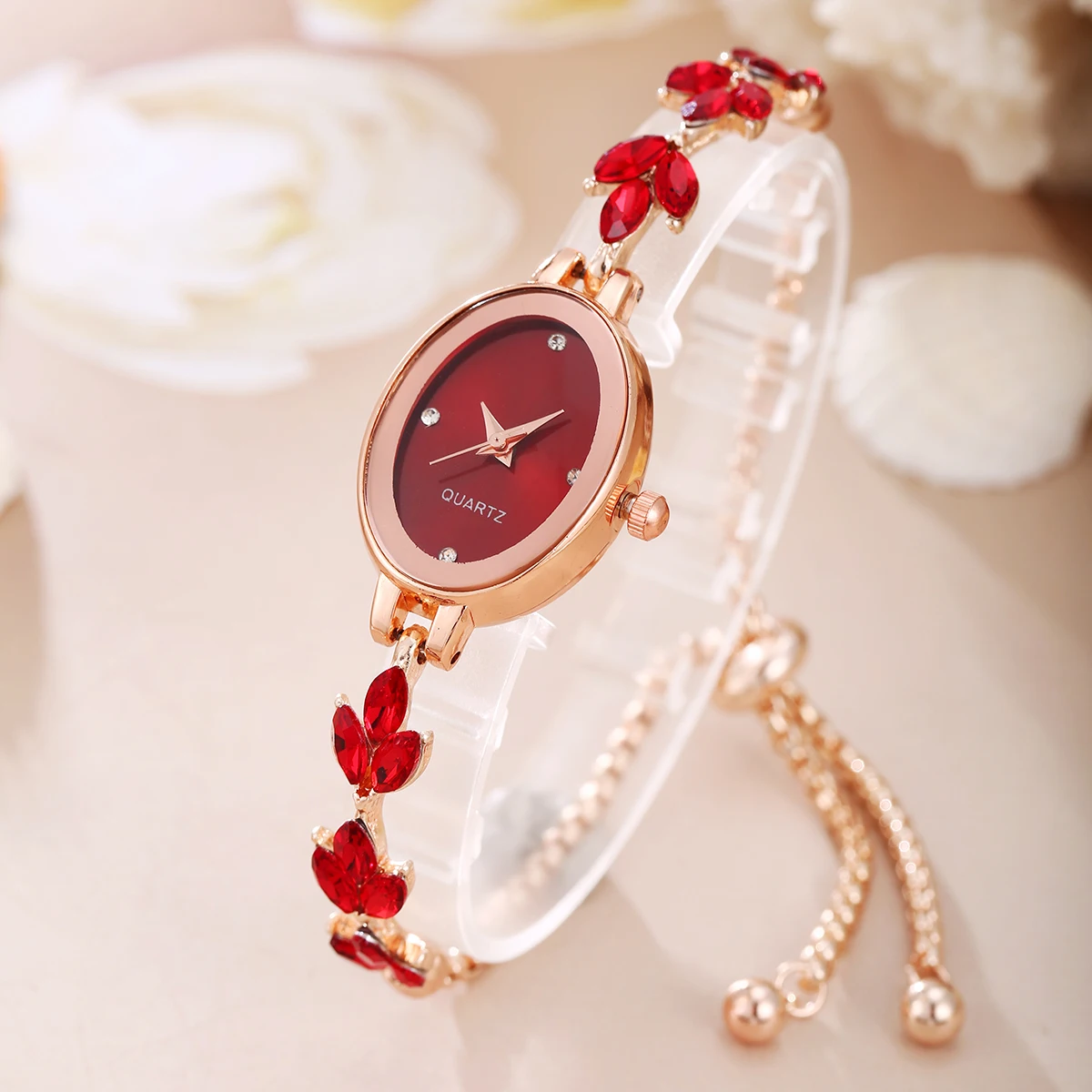 The latest style of women\'s trendy simple oval dial alloy quartz bracelet watch