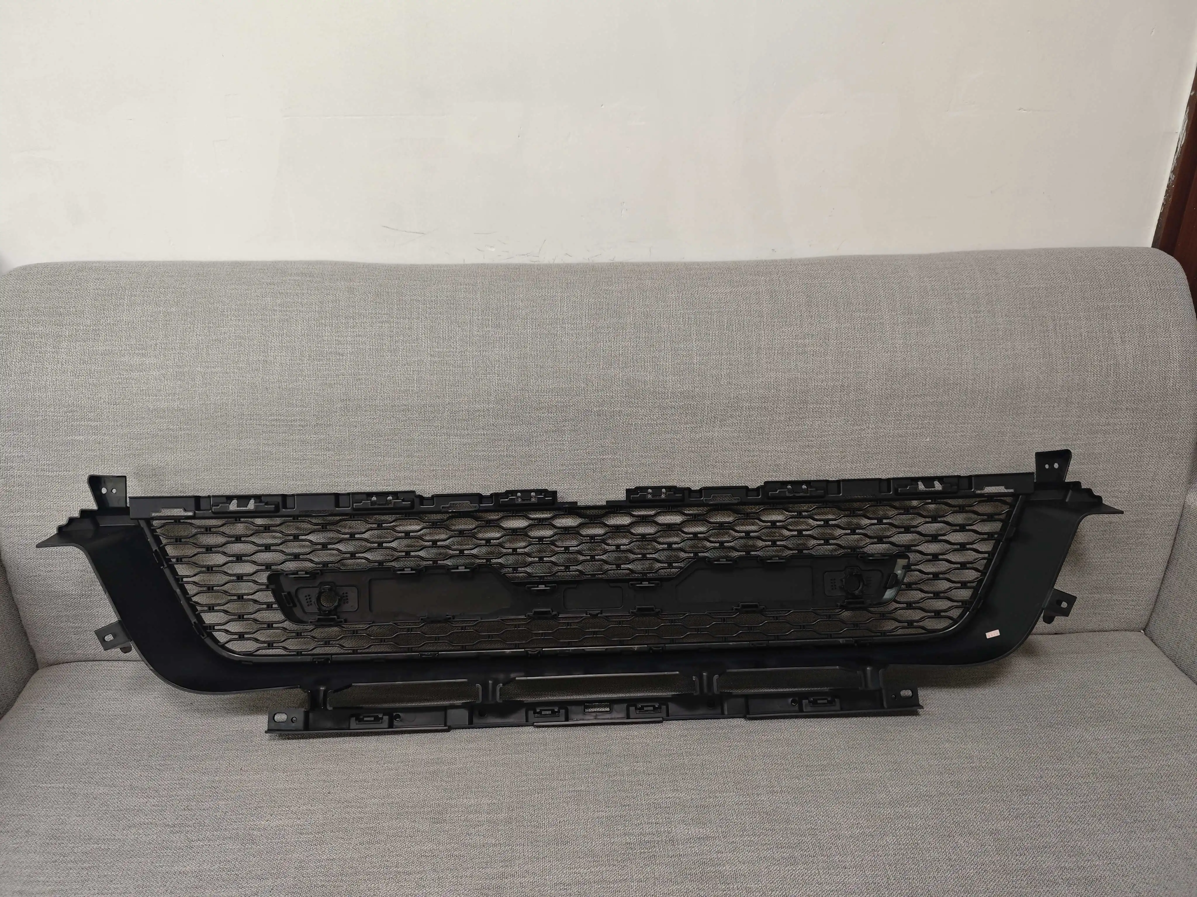 LR 099208   المصد الأمامي شبكة مدخل الهواء السفلي لسيارة لاند روفر رينج روفر سبورت 2018-2020 ث/O فتحة الكاميرا