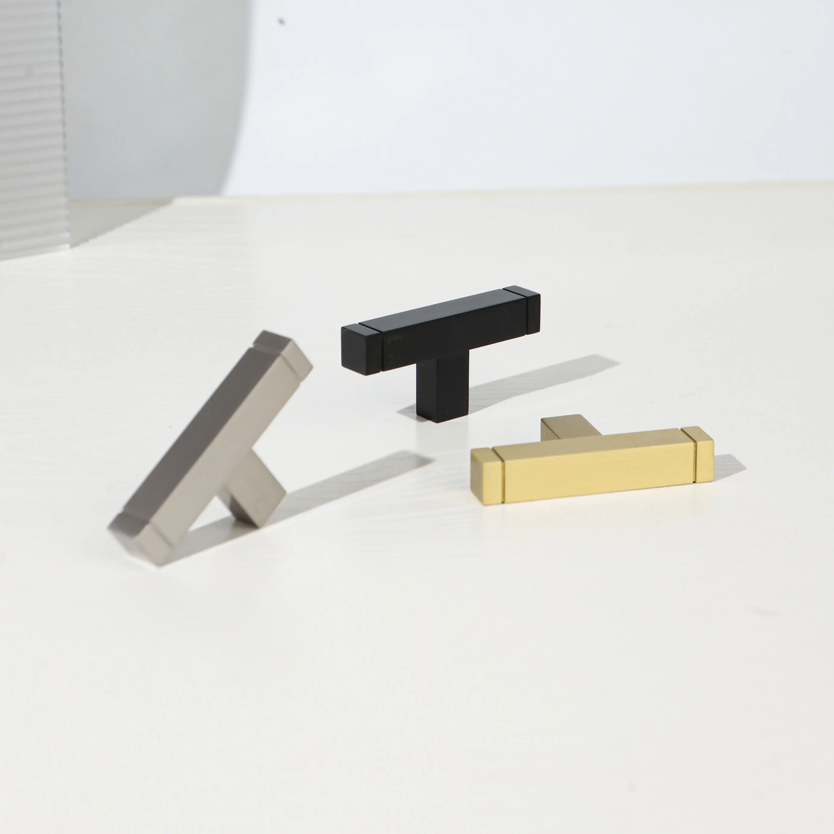 Perfect Combination Light Plate Brass Handle Simple Art Practicality Pulls Luxury Cabinet Pulls Modern Style Handles