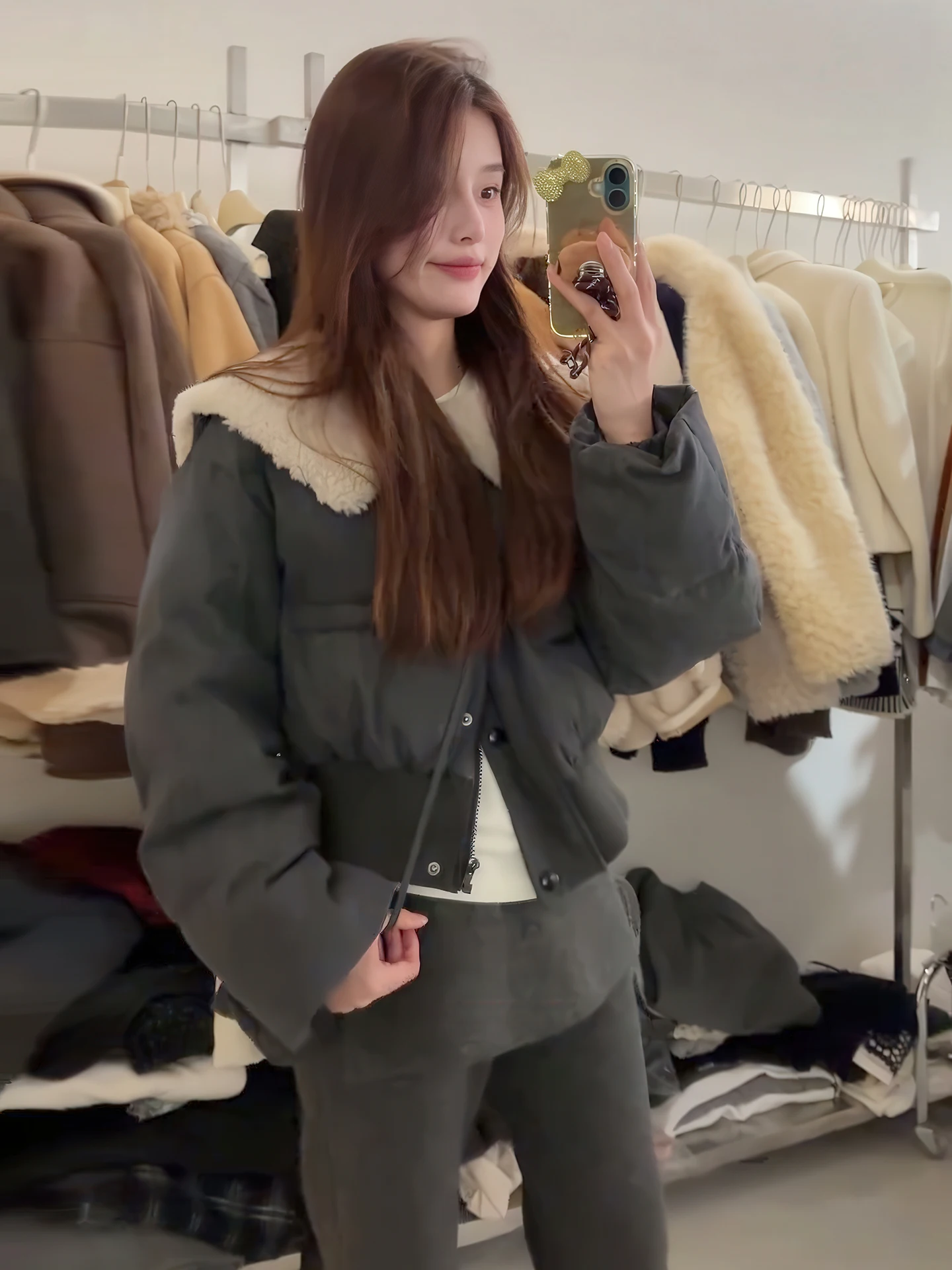 

Утепленная белая пуховая куртка с воротником из овечьей шерсти, простой дизайн, женская зимняя верхняя одежда