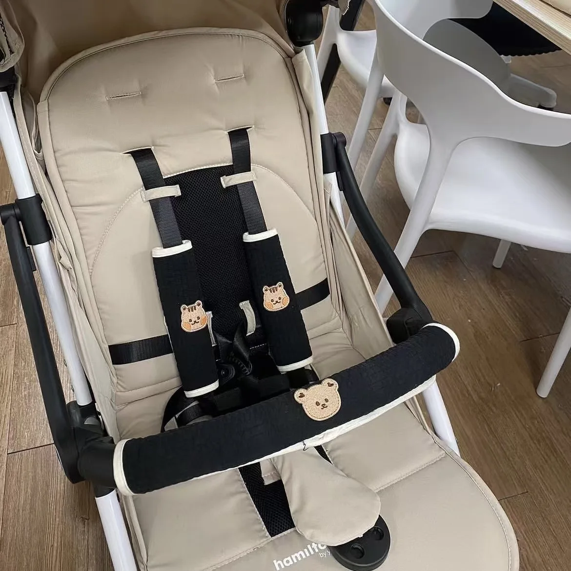 

Stroller Trolley Handlebar Protective Cover Animal Embroidery Shoulder Guard Anti-Bite Water Towel Front Handrail Accessory