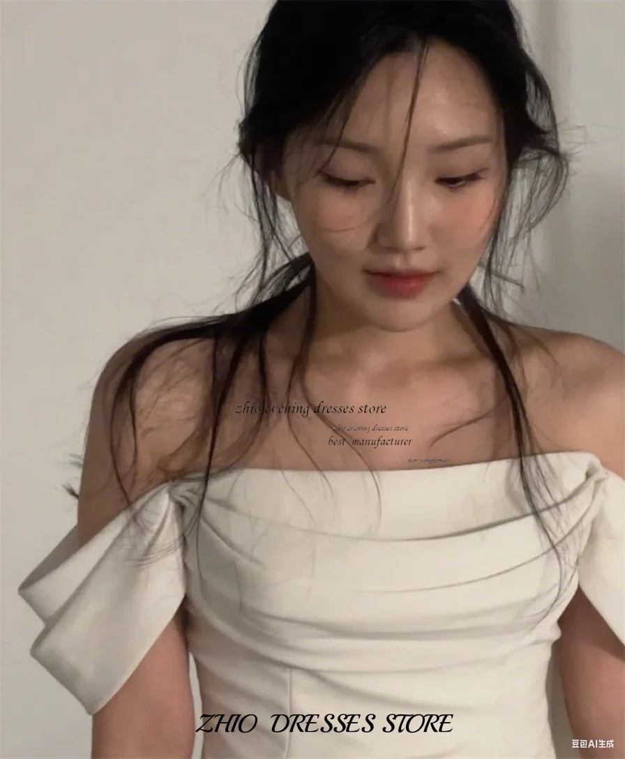 ZHIO مخصص غير المتماثلة ثنيات فستان الزفاف المرأة الأبيض الحد الأدنى حورية البحر ثوب قبالة الكتف قطار الزفاف صورة تبادل لاطلاق النار ارتداء