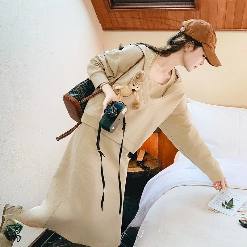 

French style elegant two piece set 2025 autumn new solid color casual hooded shorts style pullover+neck hanging dress set