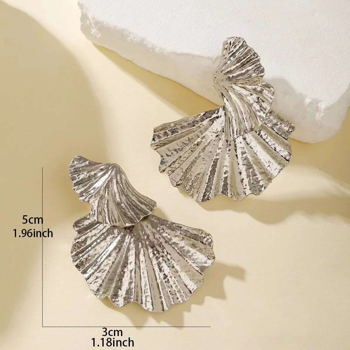 Geometric Ginkgo Minimalist Leaf Metal Stud Earrings For Women Holiday Party OL Gift Fashion Jewelry Ear Accessories CE149