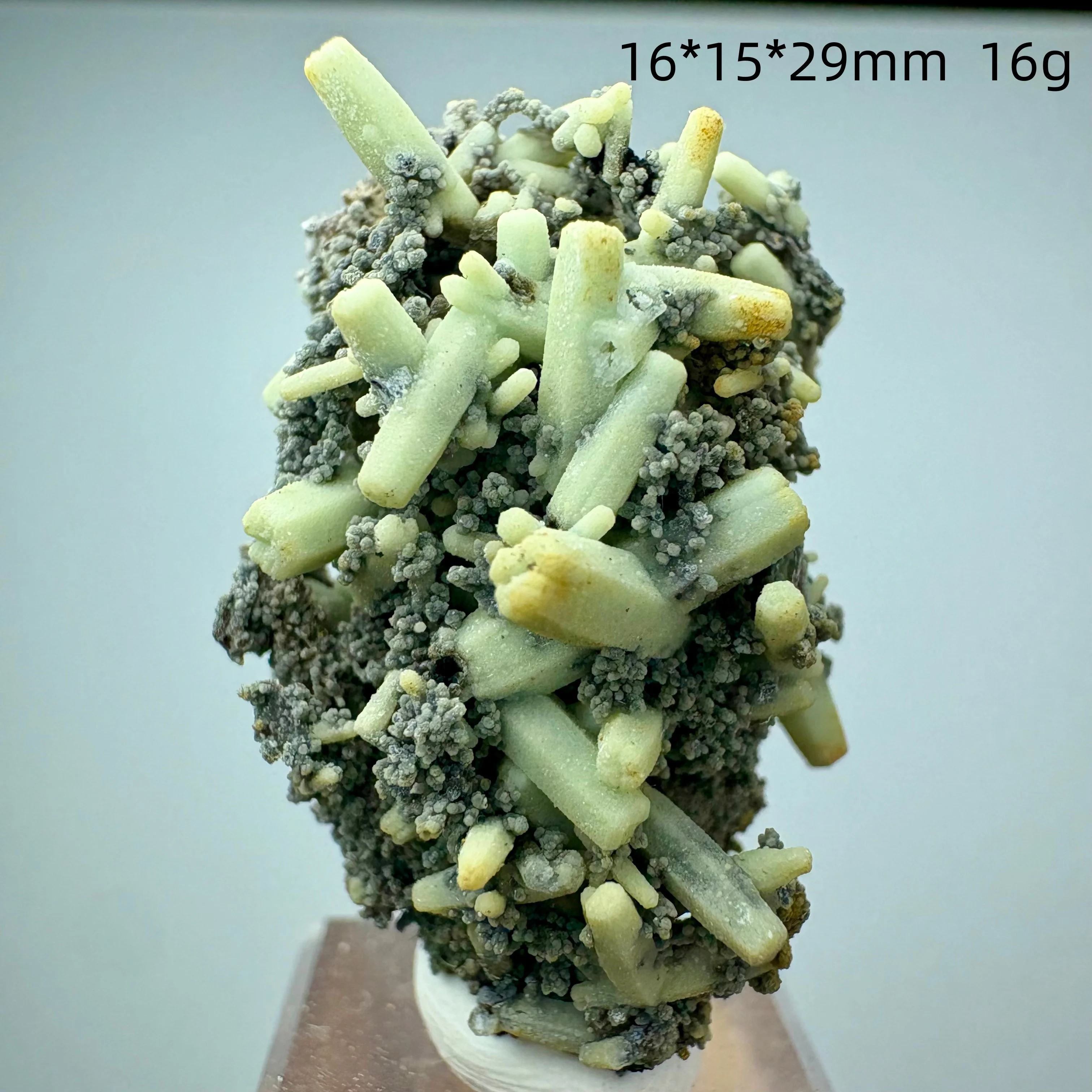 Natural Material Guangxi Water Phosphorus Chlorine Lead Ore, Crystal Mineral Specimen, Mineral Collection Item, Fluorite, Crysta