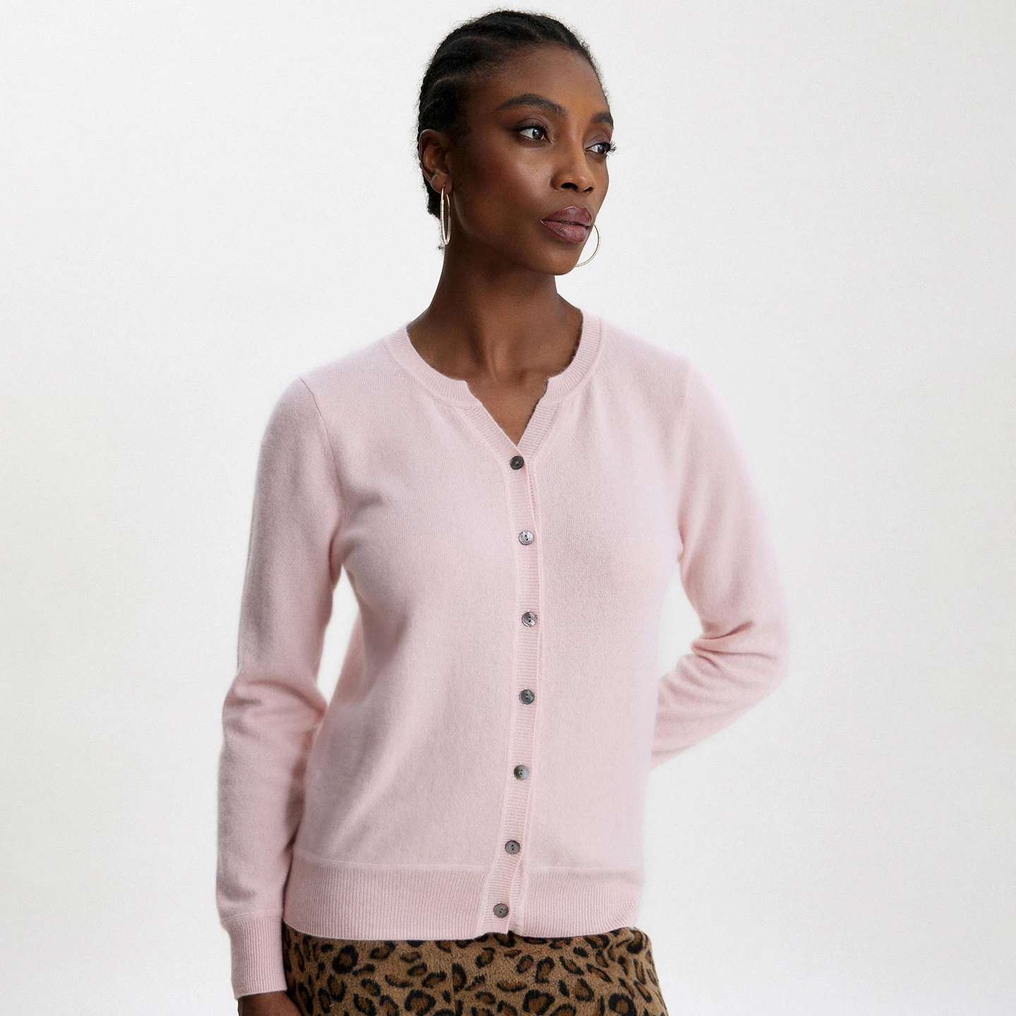 Pure cashmere cardigan women's scissors round neck single breasted short knitted jacket for autumn and winter commuting loose ou