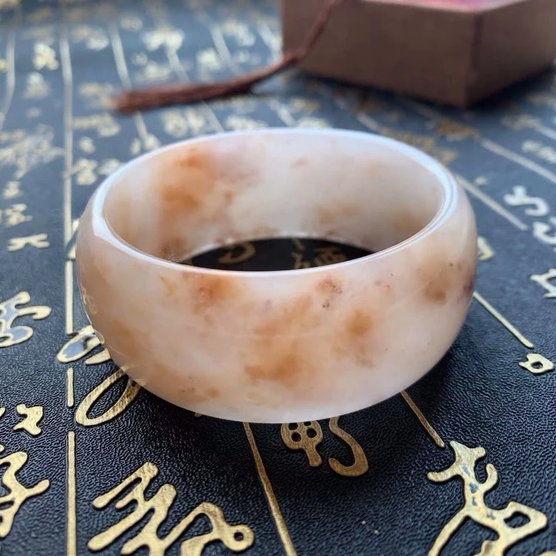 

New Natural Gold Silk Jade Bracelet, Fashionable and Atmospheric Jade Bracelet