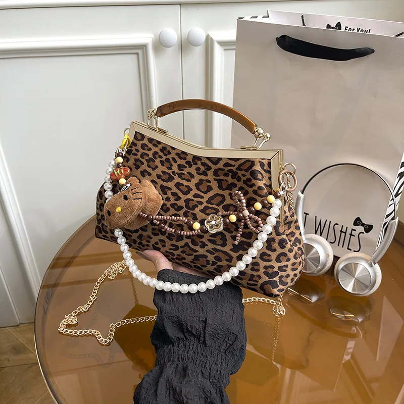 

Elegant 2025 Leopard Clutch Bag for Women, Fashionable Top Handle Crossbody Purse, Versatile Bag for Formal Events & Travel​
