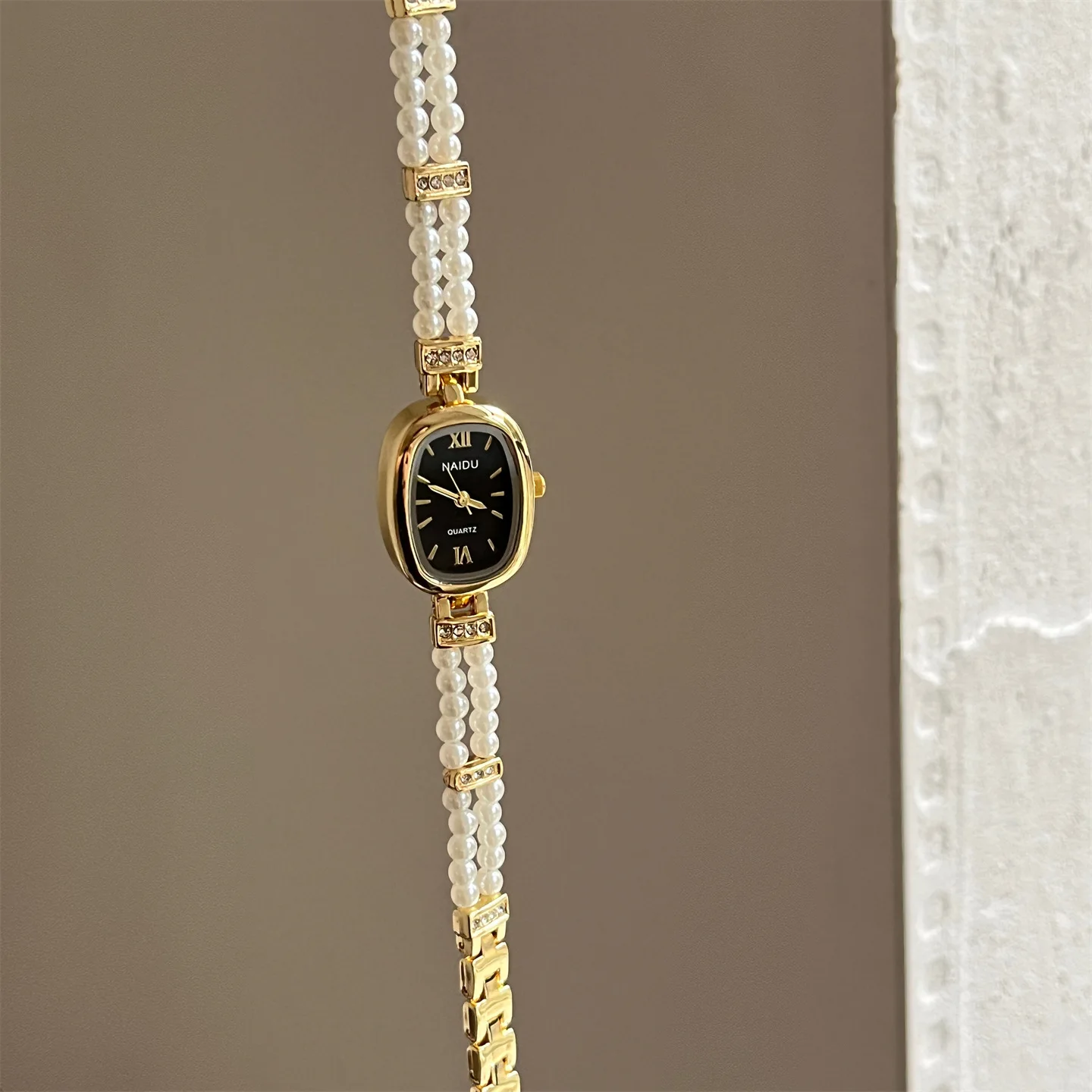 New pearl-patterned oval dial women's watch, simple and stylish quartz watch, high-end selection, women's gift, ladies' present.