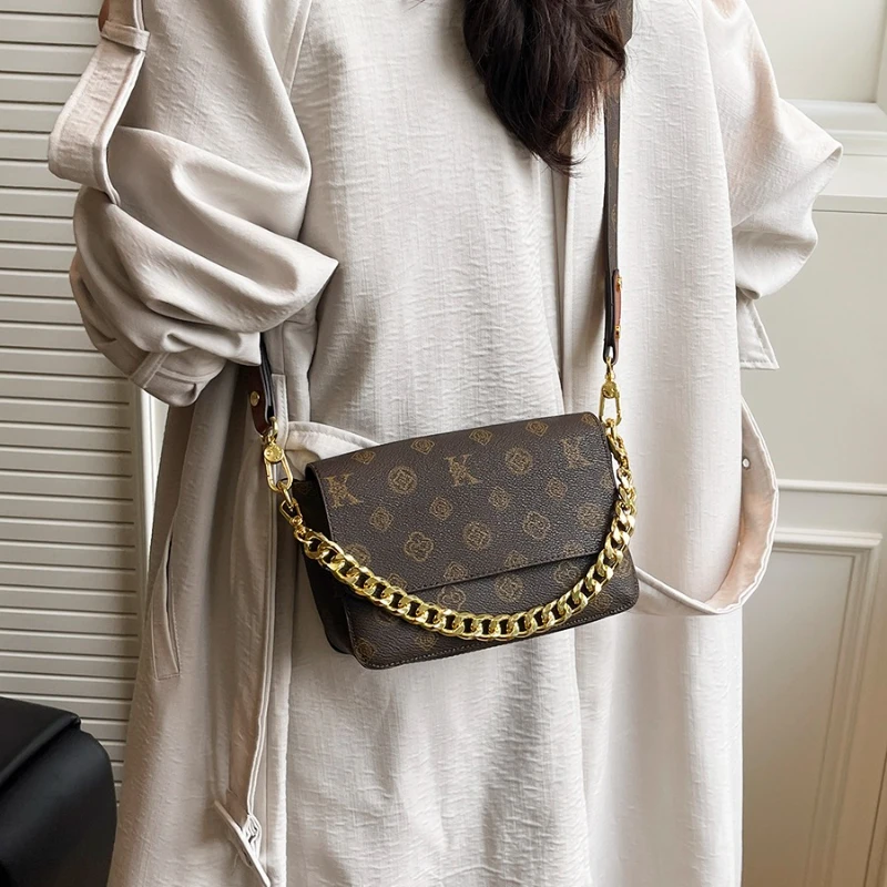 

Women's Handbag Made of Lavender-Patterned Leather Boasting High-End Paris Commuter Lasting Cozy Style