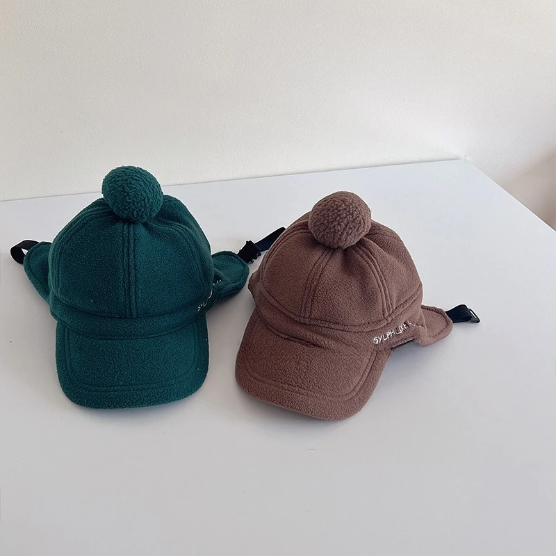 1 قبعة بيسبول قطيفة لحماية الأذن للأطفال على الطراز الأوروبي الأمريكي مناسبة للتنقل في الهواء الطلق متعددة الاستخدامات في الشتاء