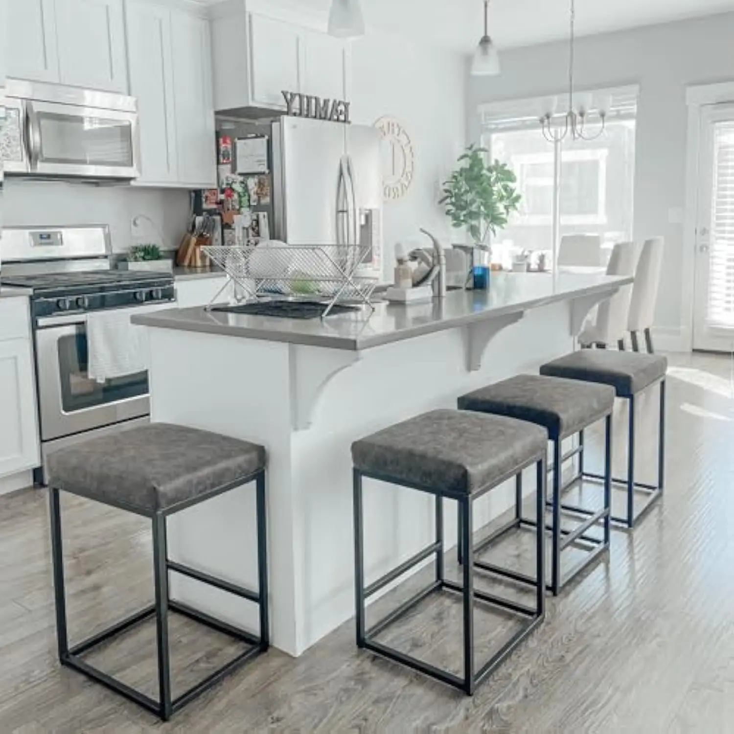 

Bar Stools Set of 4 - Thick Cushion Bar Chairs Metal Steel Frame Base with Footrest, Counter Height 24'' Bar stools