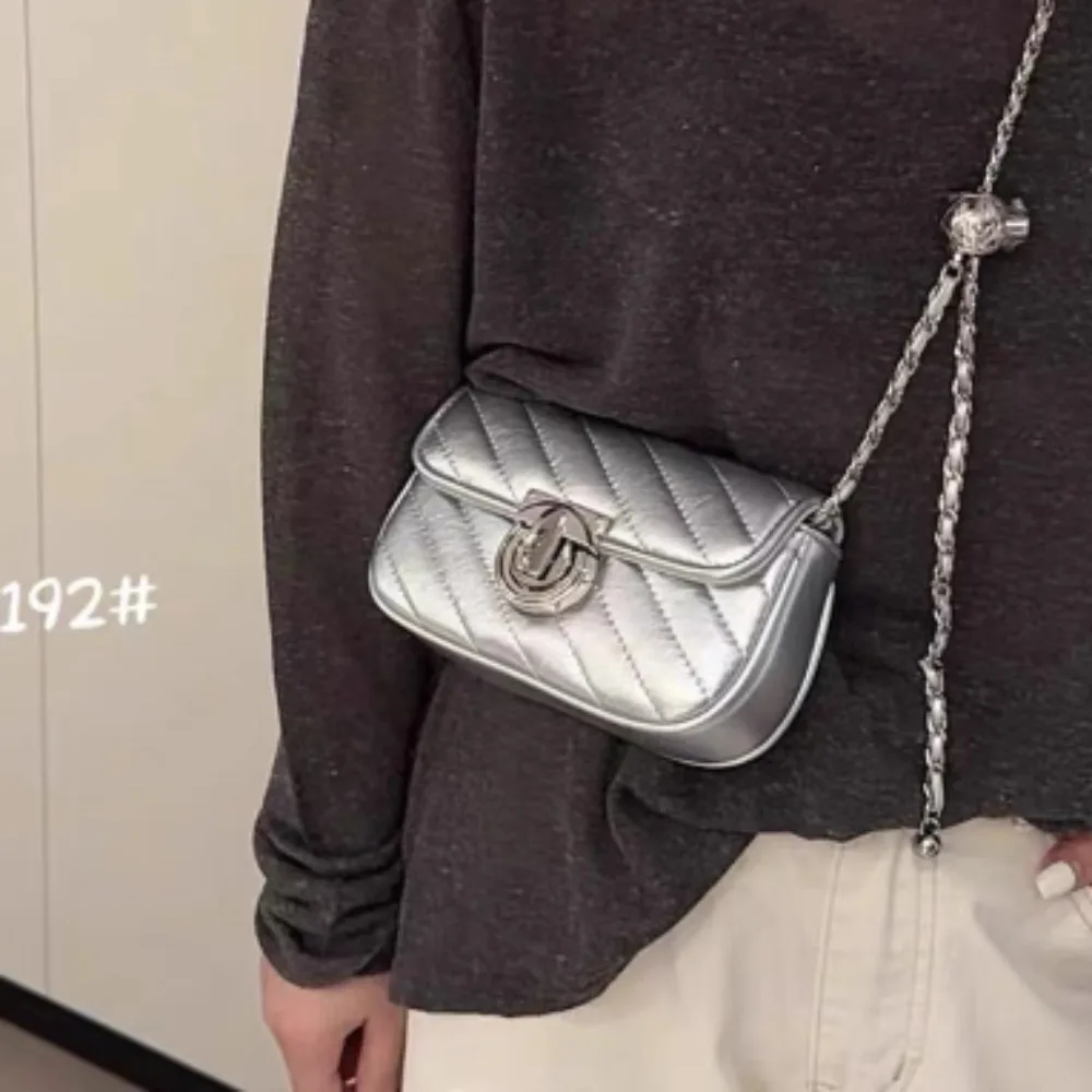 

Silver underarm premium niche bag 2025 new trendy small fragrant style diamond chain bag versatile shoulder messenger bag