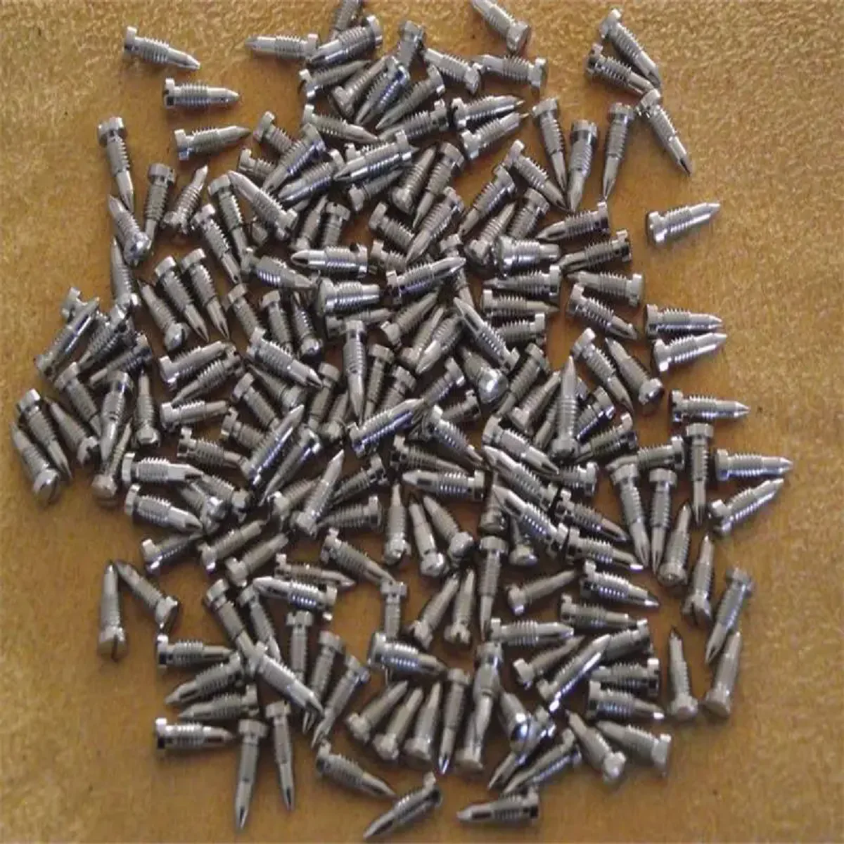 

50pcs New sax repair parts screwsparts