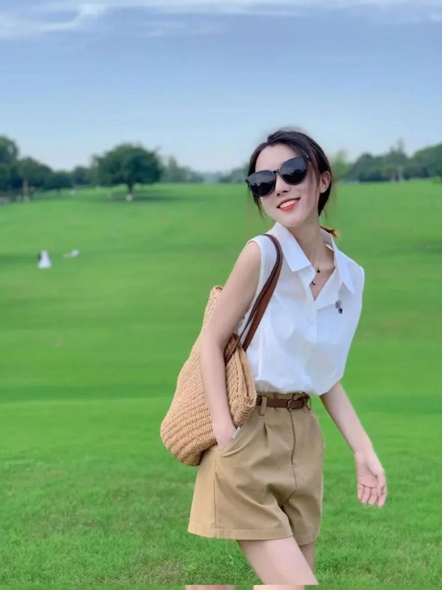 سترة صيفية جديدة للتنقل لعام 2024 بلون نقي Ne Svel سترة علوية بسيطة مطرزة بيضاء متعددة الاستخدامات من القطن للنساء irt