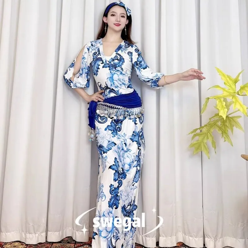 

Customized Swegal Belly Dance Costumes Practice Robe Blue and White Peacock Flower Heavy Duty Bead Robe Four Piece Set