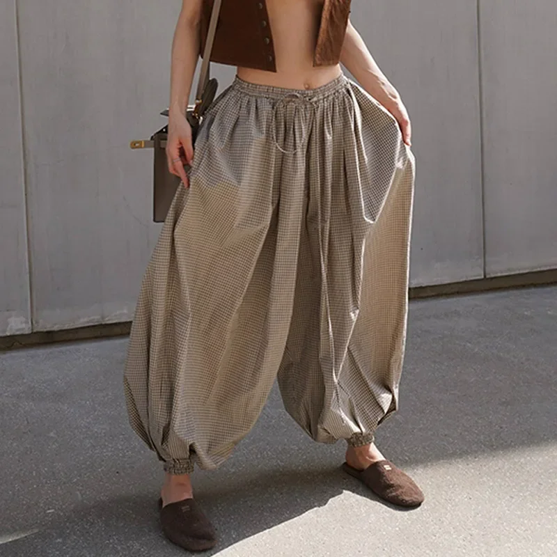 Свободные брюки-фонарики в клетку с принтом для женщин