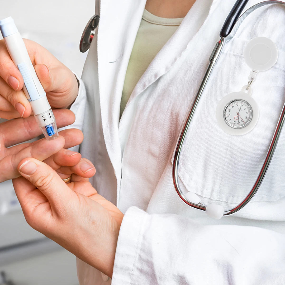 Orologio da infermiera con clip, orologi retrattili per infermieri, orologio medico, gadget, copertura in silicone, leggero, pratico, durevole, tasca per regali