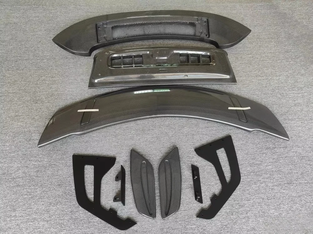 For 992 Upgraded Vertical Taillight Type Dry Carbon Fiber Rear Spoiler Body Kit, Customized Car Large Tail Wing Kit