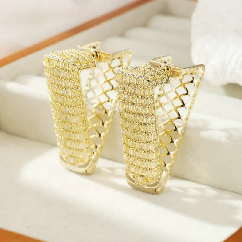 Bilincolor Fashion Green Triangle Geometric Punk Earring for Women