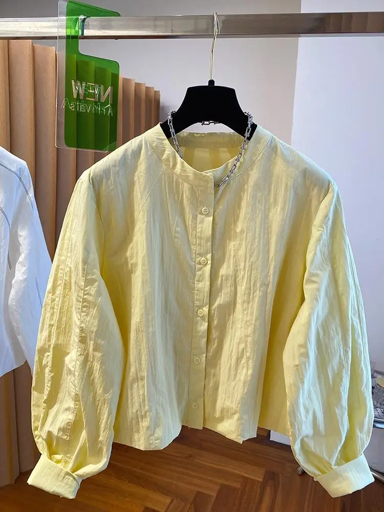 Damska koszula codzienna z designerskim akcentem, niszowe koszule w paski, proste retro luźne topy, nowe bluzki z długim rękawem na jesień 2025.