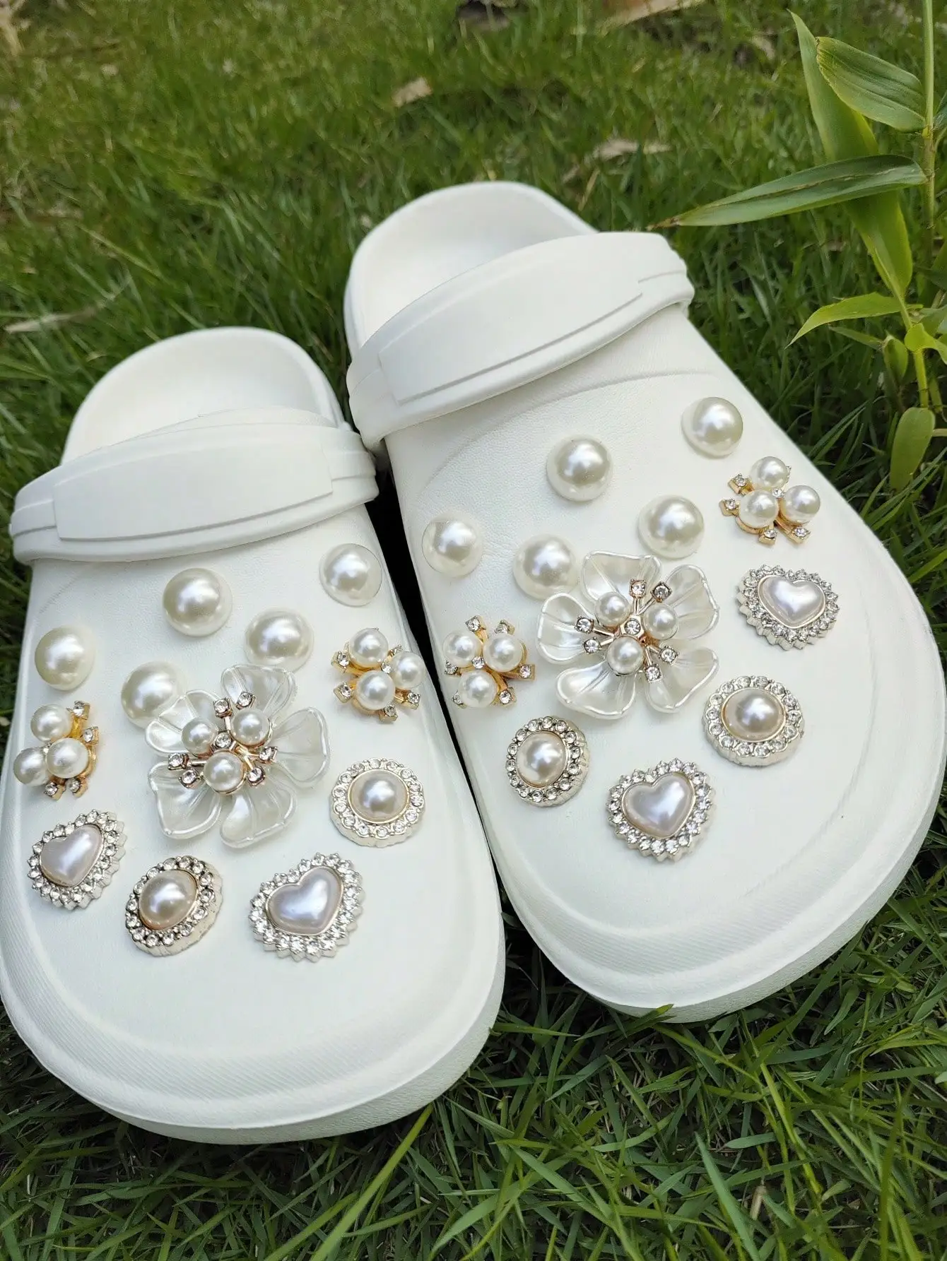 24pcs Dismountable White Camellia Imitated Pearl & Rhinestone Heart Shaped Garden Shoe Decorations Charm image 4