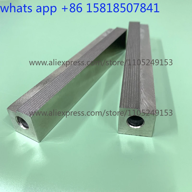 Vertical packaging machine accessories mold, unilateral straight reticulate