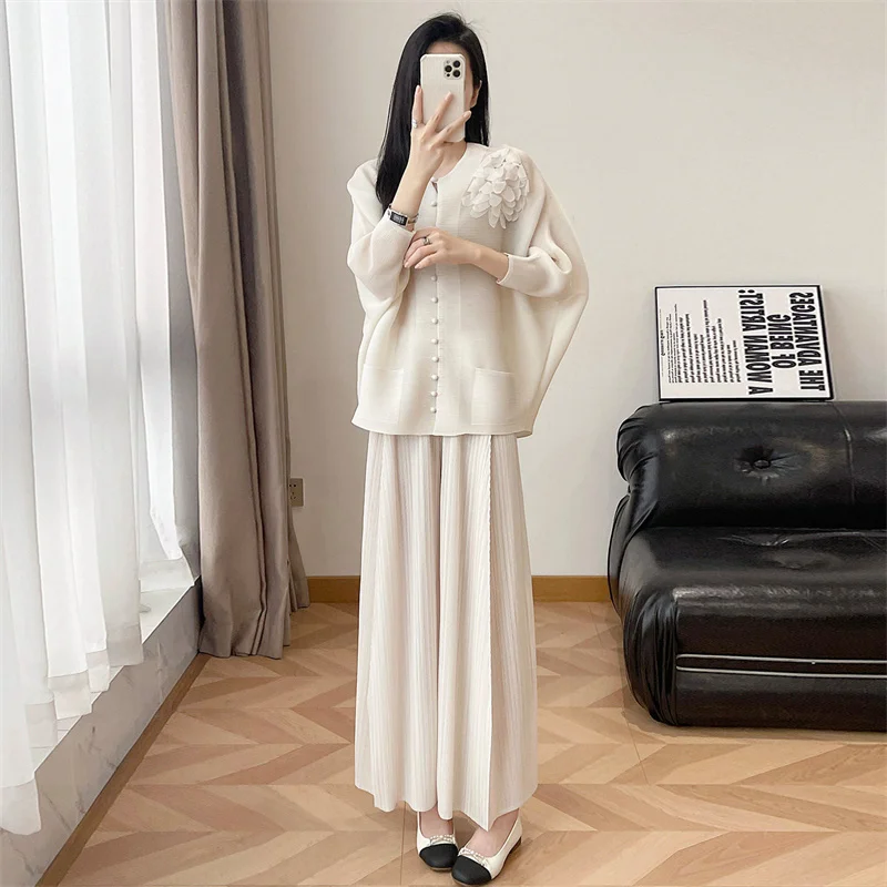Miyake Folds Women's High-End Temperament Suit Retro Chinese Style Three-Piece Set Complete New Long-Sleeved Buttoned Top Wear