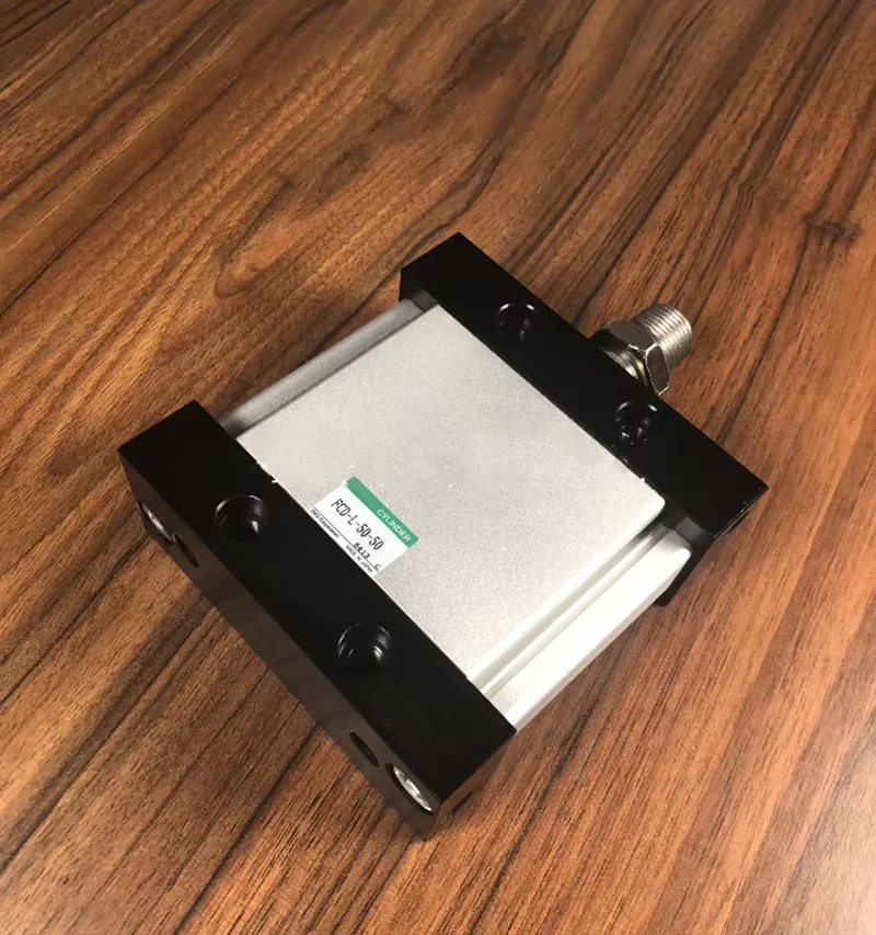 

FCD-L-40-20,25,30,35,40,45,50 FCD-L-50-50 FCD-L-25-20 YIYUN Плоский компактный цилиндр двойного действия с одним штоком серии FCD