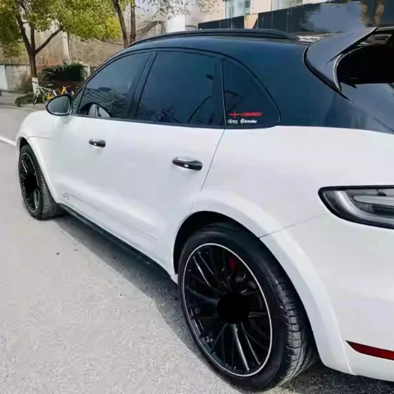 

Широкие накладки на колесные арки (передние и задние) для тюнинга кузова, внешние модификационные детали