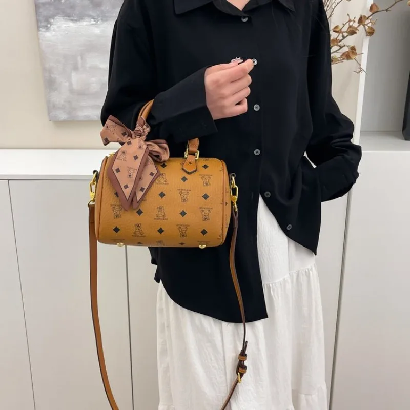 

Sweet Trendy Women's Bag - French Niche Crossbody New Style High-End European American Retro Casual Bag