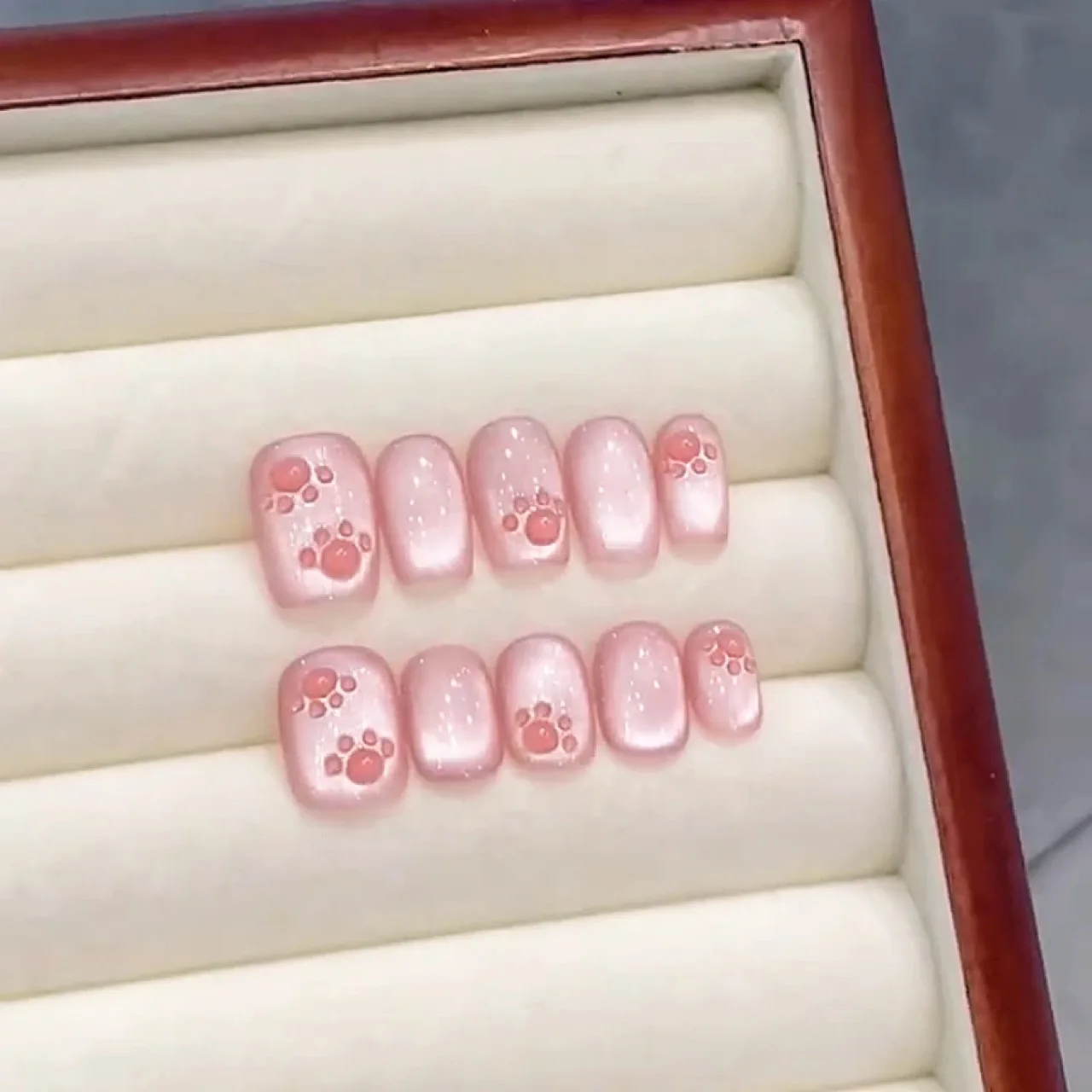 

10Pcs Pink Cat Eye Handmade Manicure with 3D Cat Claw Meat Pad Design Cute Style Wearable Short Square Nails Fashion Easy Match