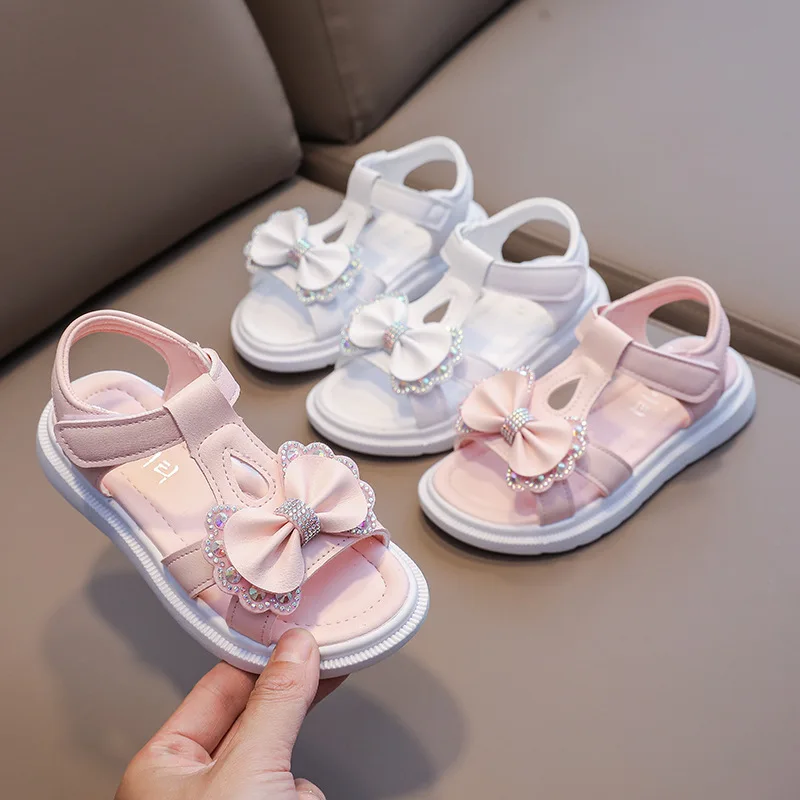 

Kid Shoe Girl Soft Soles Casual Shoe Fashionable Princess Shoes New Water Diamond Beach Shoes Bow Shaped Girl Sandals Sandálias