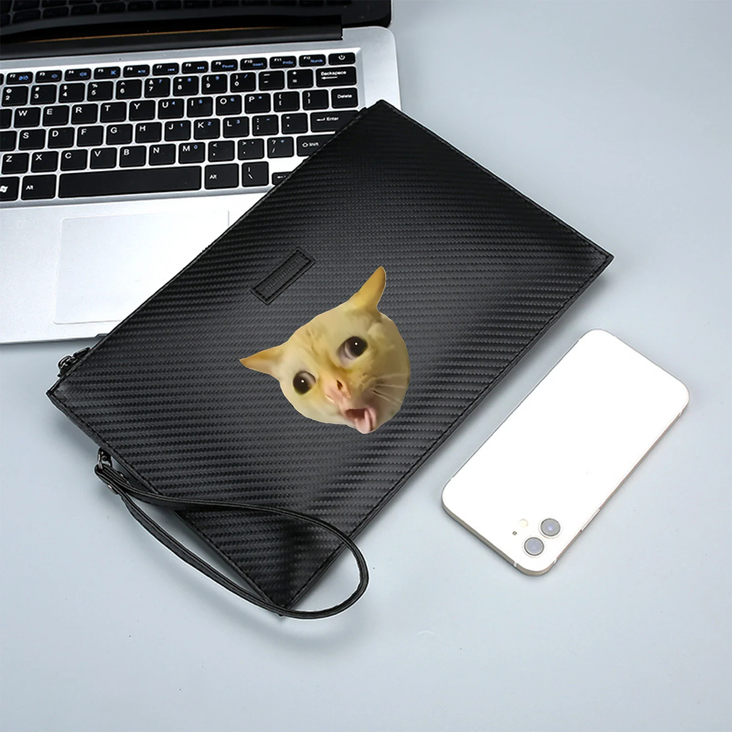 حقيبة يد رجالية من البولي يوريثان ذات وجه قطة مفتوحة وواسعة ومطبوعة أنيقة وعملية للحمل اليومي