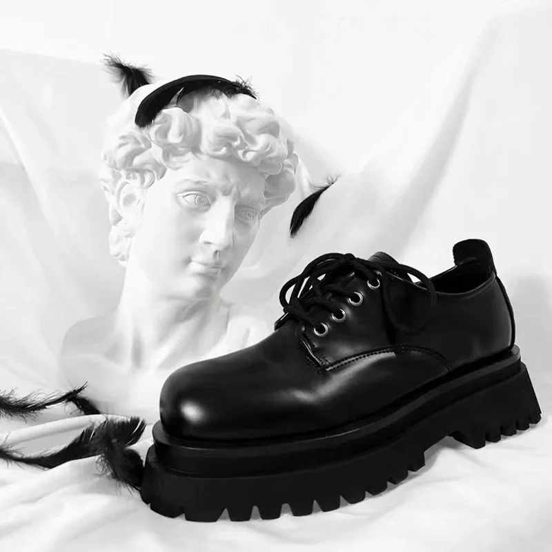 

2023 весенние новые повседневные черные кожаные лоферы с круглым носком на шнуровке, женские/мужские кожаные туфли на платформе Patenl