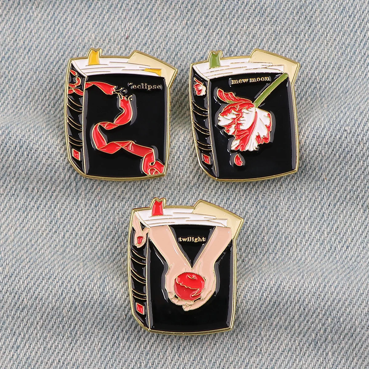 Twilight Brooches for Women New Moon Enamel Pins Badges Lapel Pins for Backpack Clothing Accessories Movie Fans Gift