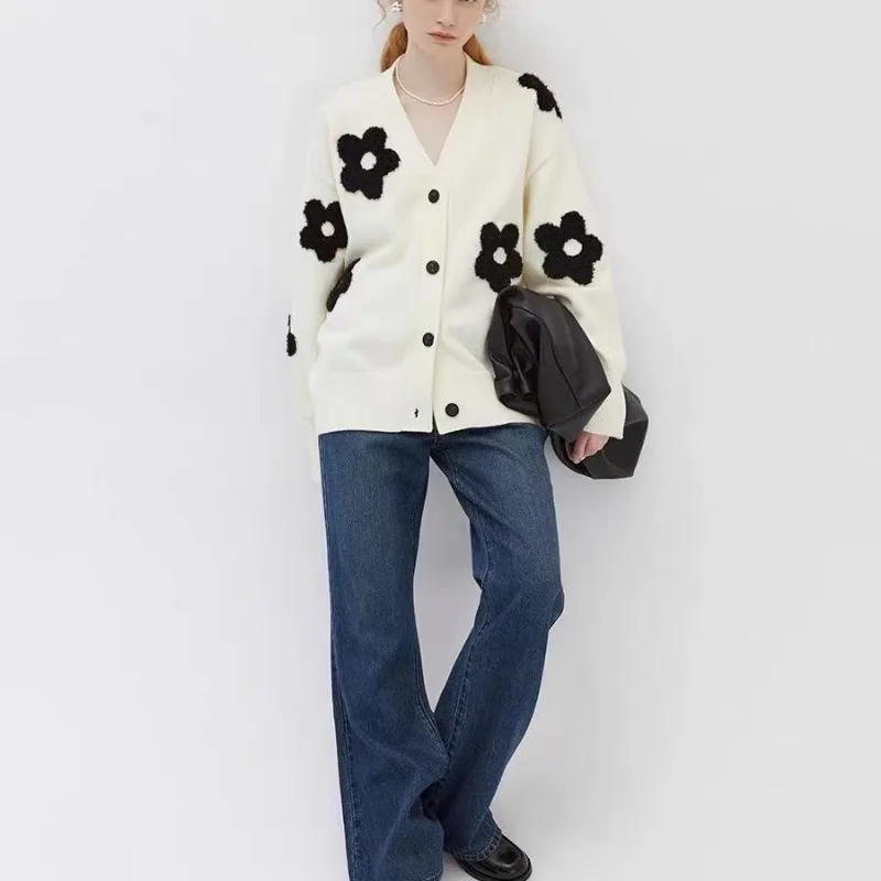 2024 Winter Fashion Solid Color Simplicity Versatile Commute V-neck 3D Jacquard Knitting Loose Sweater Knitted Cardigan Women 3