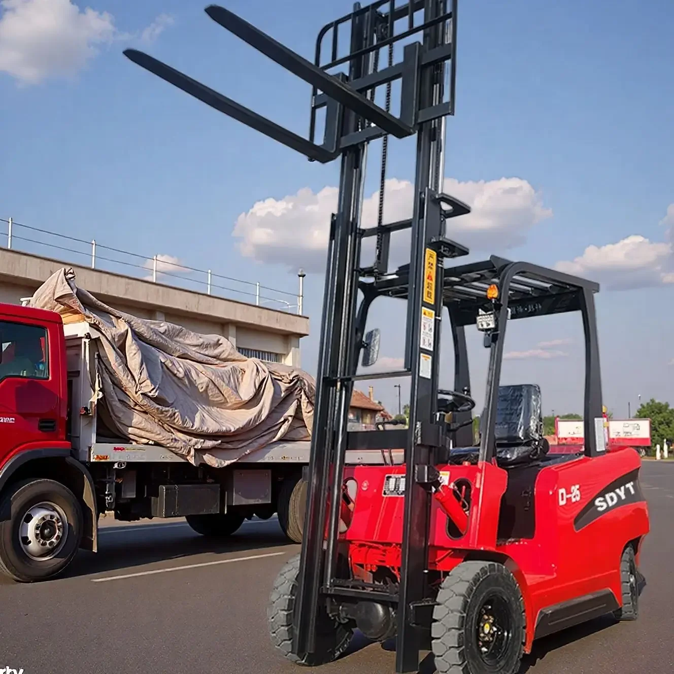 إصدار جديد 2025 من الرافعات الشوكية الكهربائية المخصصة 2-Ton للرافعات الشوكية ذات البطارية الصغيرة تحتوي على وظائف التعامل مع وتحميلها #6