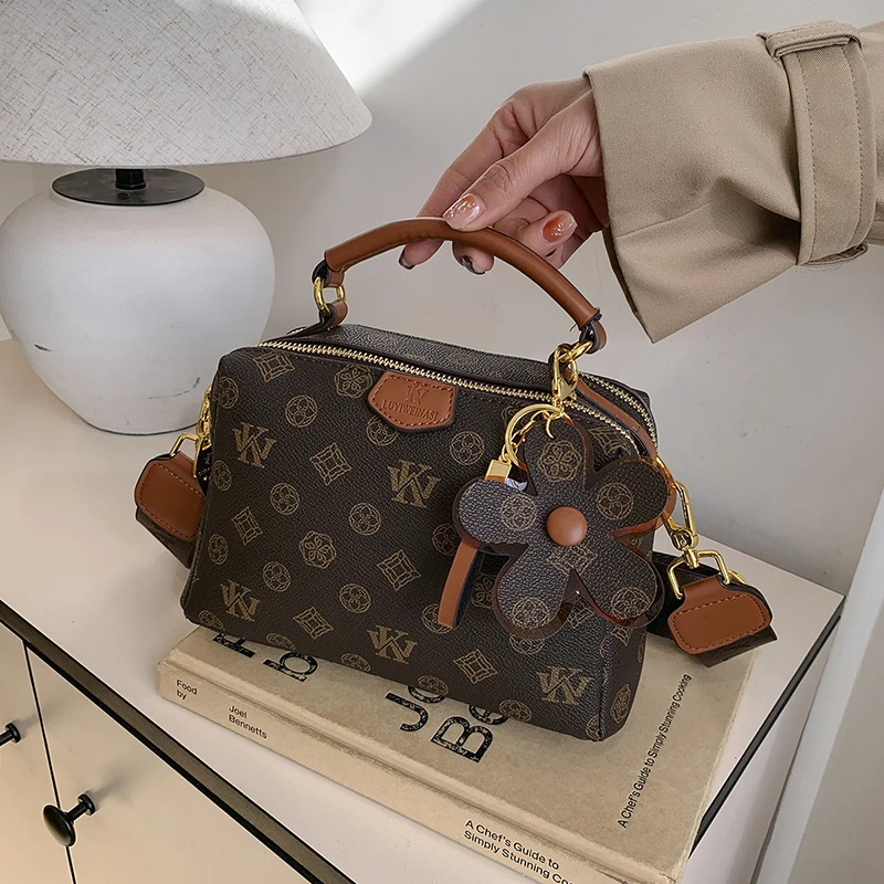 

Vintage Elegance Women Crossbody Bag Luxury Leather Shoulder Tote High End Handbag Classic Designer Style