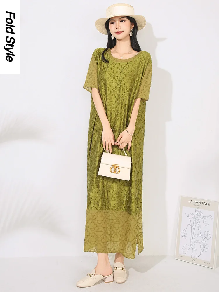 

2025 High-end Heavy Industry Embossed Dress Women Fashion Temperament Loose Round Neck Pullover Splicing Short Sleeve Long Dress