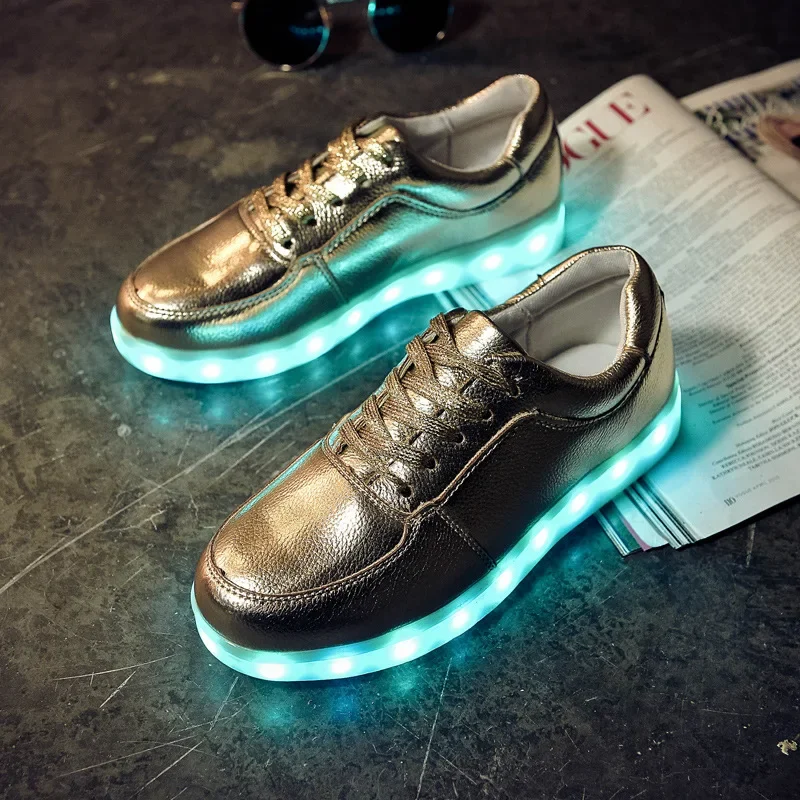 Boys LED Luminous Shoes Casual Girls Light Up Kids 7 Color Simulation Sole USB Charging Glowing Adult Men Women Children Sneaker