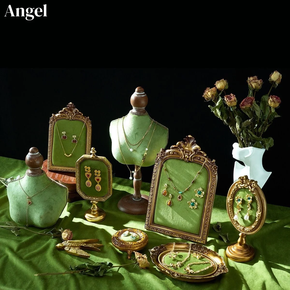 

Нефритовая зеленая бархатная фоторамка, подставка для ювелирных изделий, держатель для ожерелья, серег и колец для дисплея, винтажная ювелирная фотография