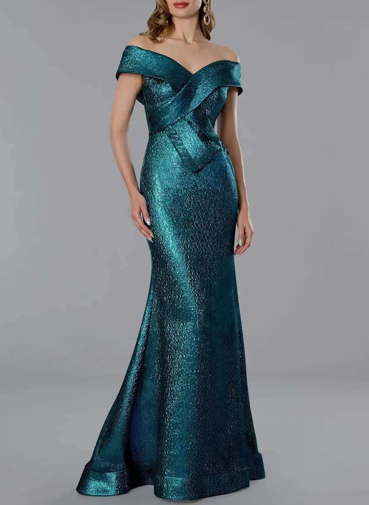 

Customized Temperament Satin A-Line Off the Shoulder Evening Dress Sexy Short Sleeves V-Neck Floor Length Celebrity Gowns