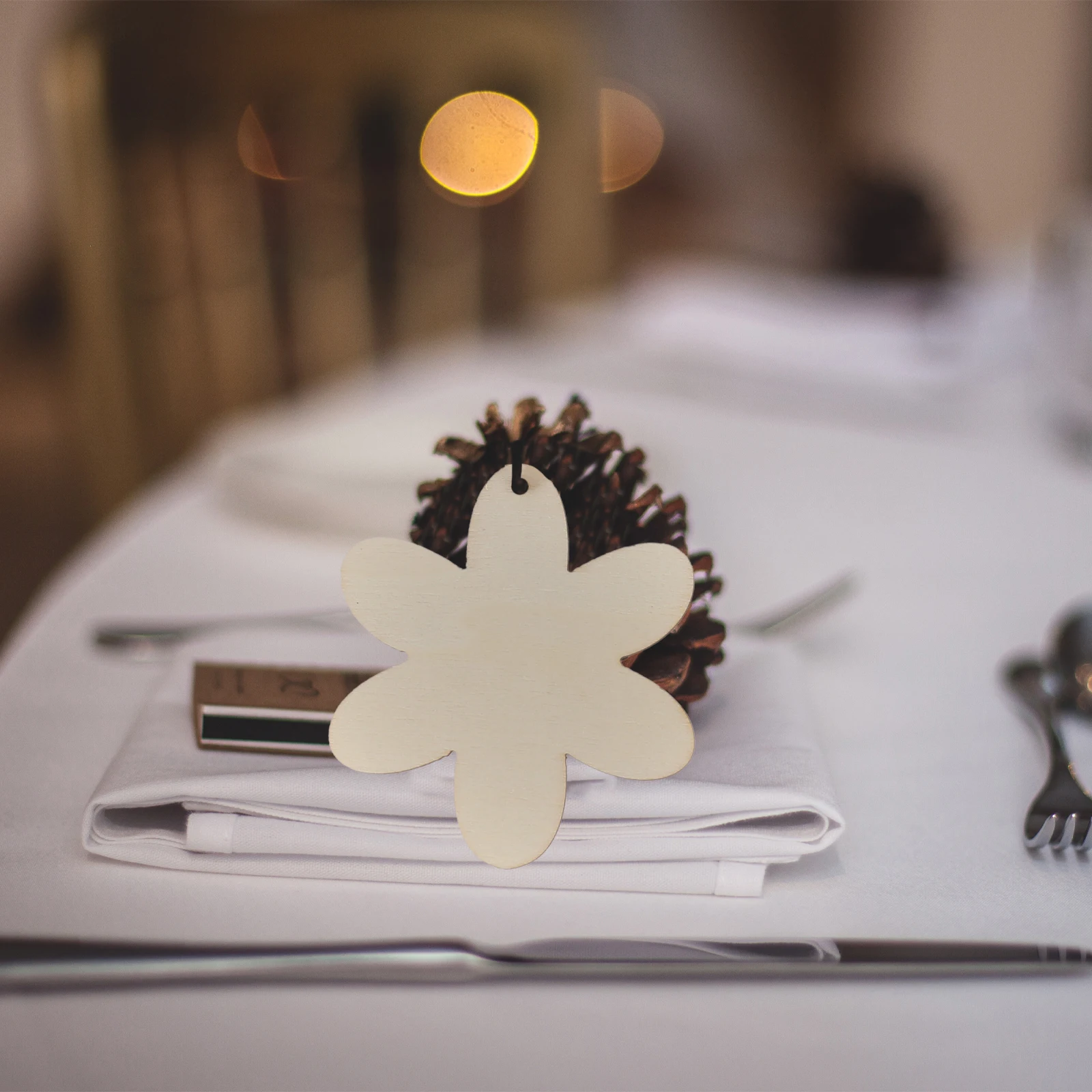 

60pcs Wooden Flower Chips naments Blank Slices Rabbit Shape Home Decor Christmas Tree Crafts Unfinished Wood Pieces DIY