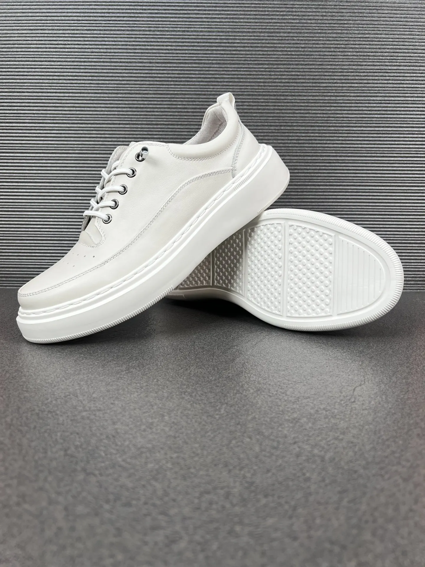 

Кроссовки EC для мужчин и женщин, повседневные, из натуральной кожи, импортные, дышащие, на шнуровке, низкие, удобные.