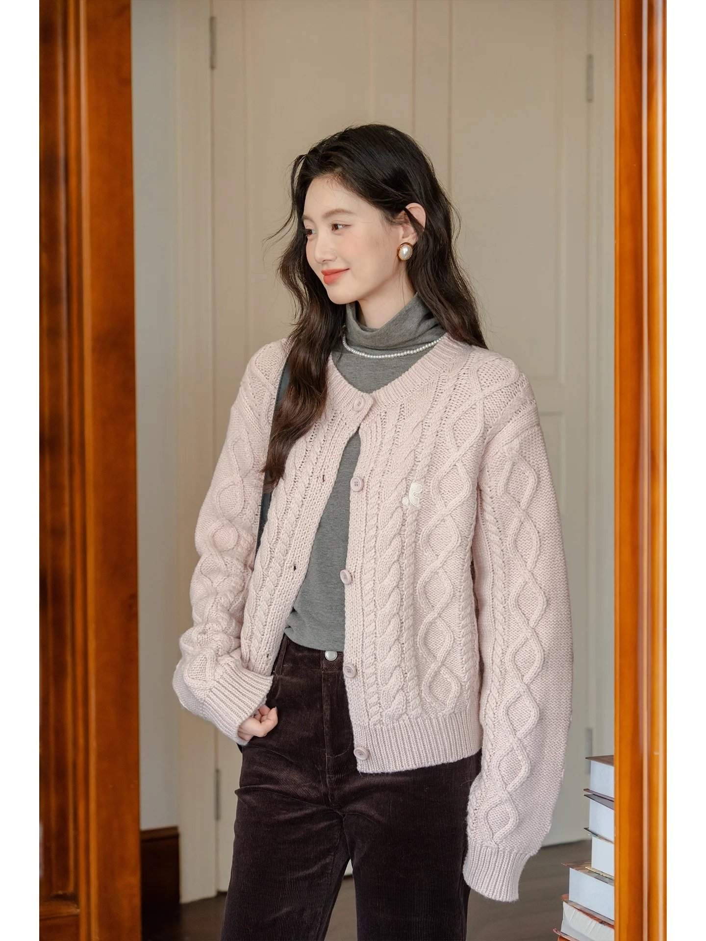 

Розовый вязаный свитер-кардиган для женщин, верхняя одежда на раннюю осень, с круглым вырезом, длинными рукавами, мягкий, теплый, для повседневной носки, однотонный трикотаж