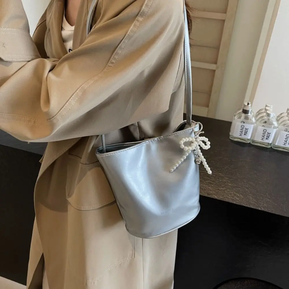 

Fashionable New Design Bowknot Crossbody Bag Solid Color Korean Underarm Bucket Bag Luxury PU Leather Y2K Armpit Handbag Women